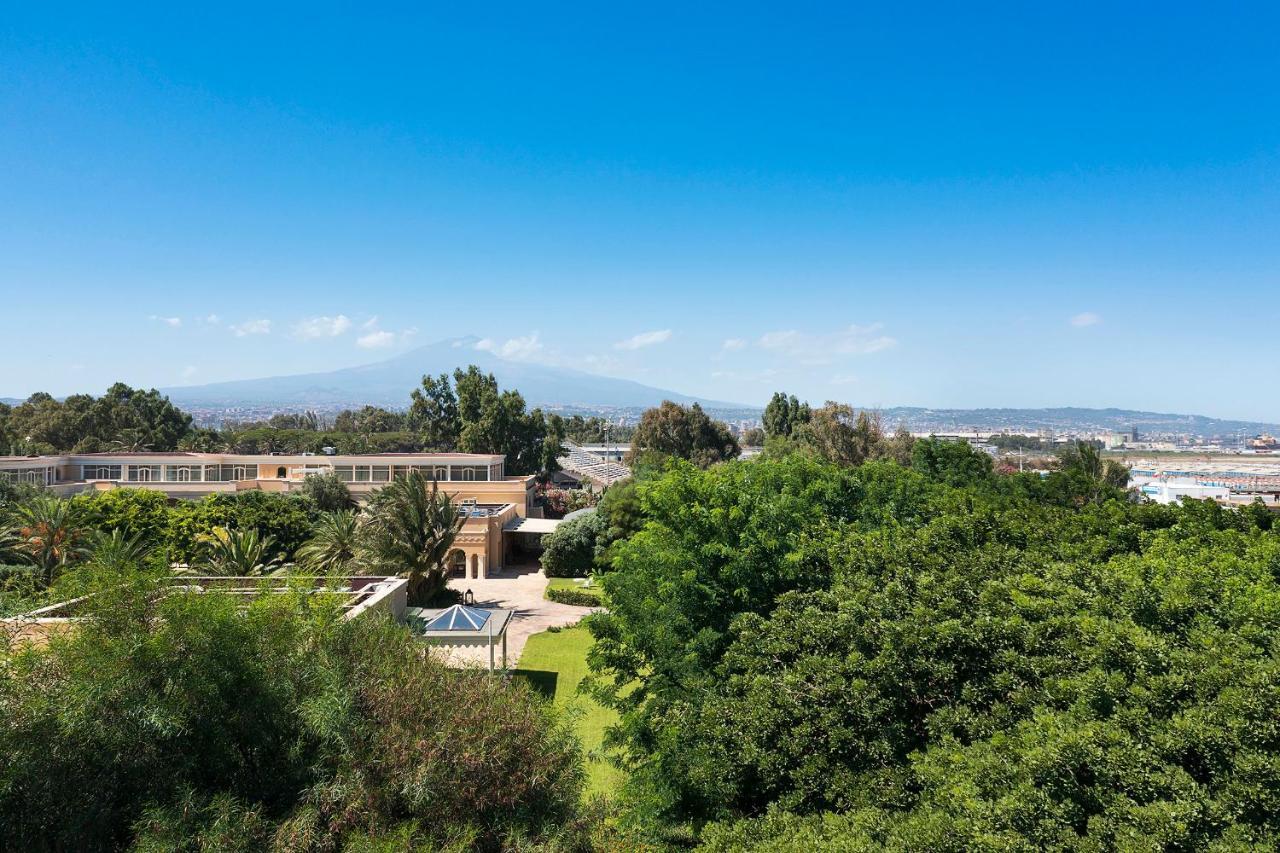 קטאניה Romano Palace Luxury Hotel מראה חיצוני תמונה View of the campus from the top of the Campanile