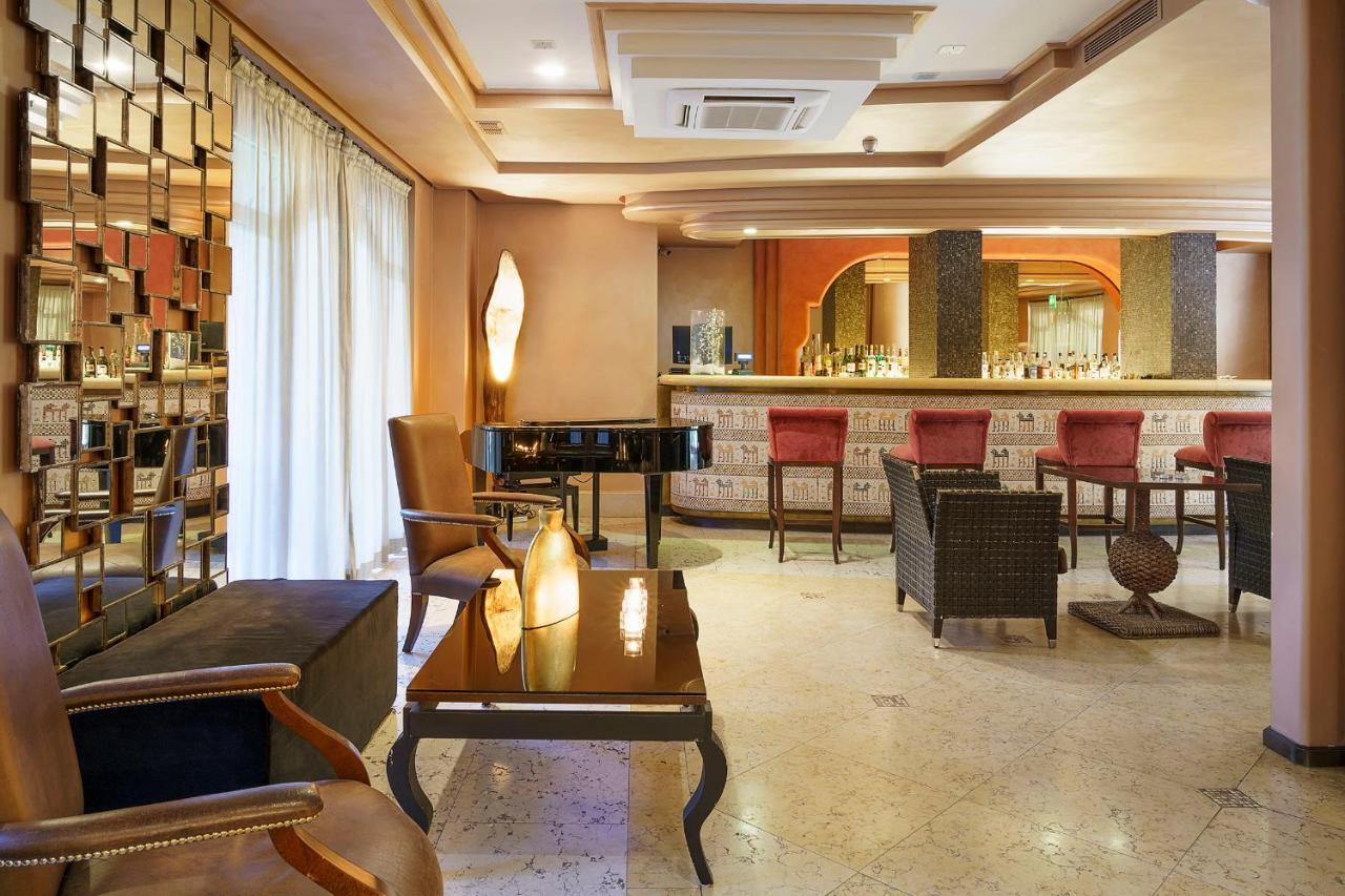 קטאניה Romano Palace Luxury Hotel מראה חיצוני תמונה The lobby of the hotel