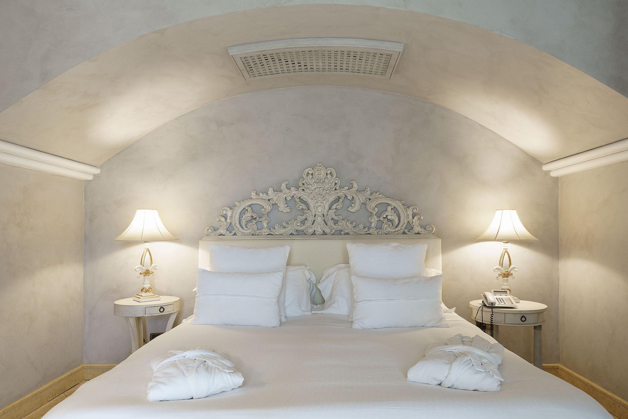 קטאניה Romano Palace Luxury Hotel מראה חיצוני תמונה A bedroom at the hotel