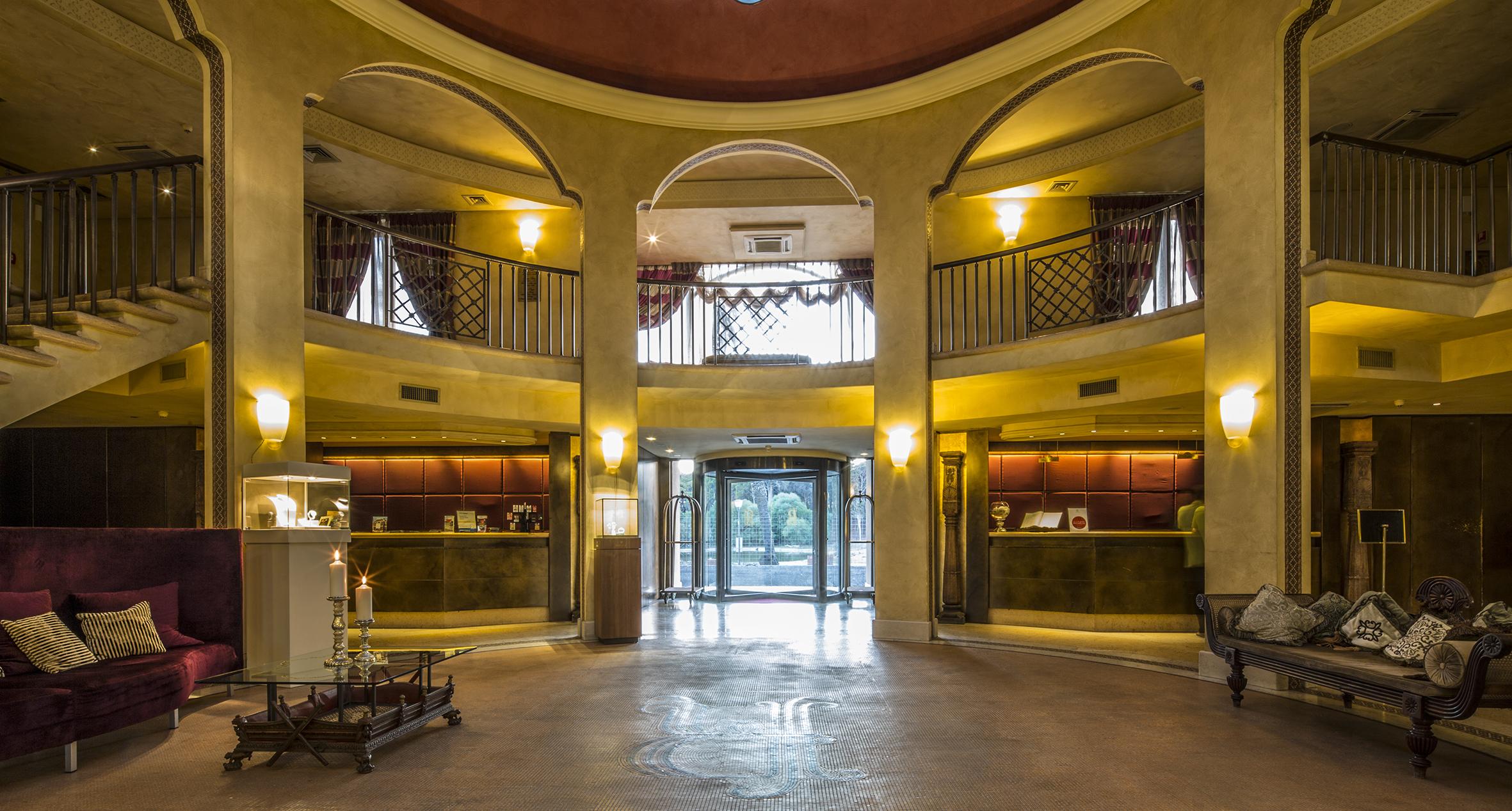 קטאניה Romano Palace Luxury Hotel מראה חיצוני תמונה The lobby of the hotel