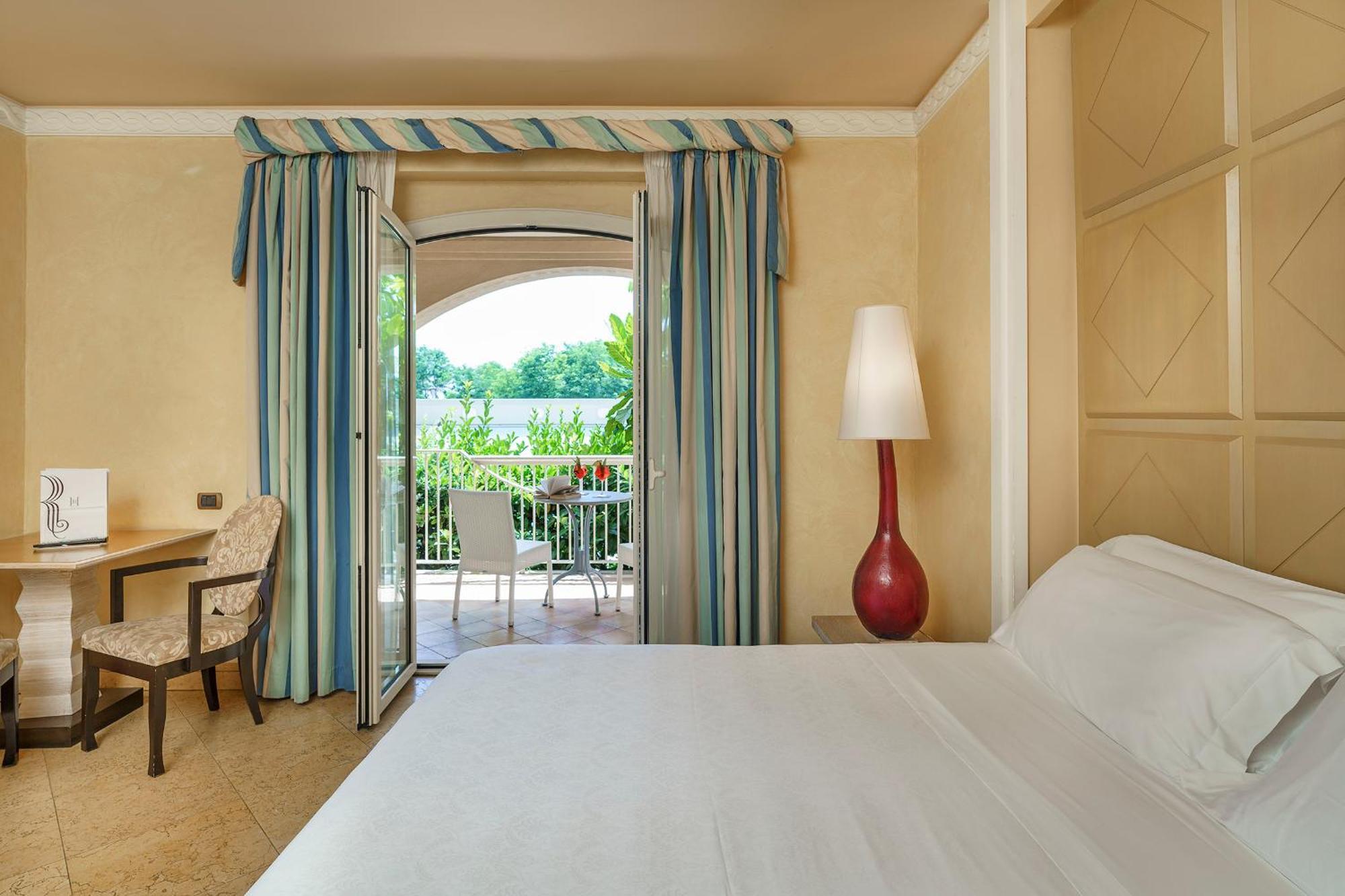 קטאניה Romano Palace Luxury Hotel מראה חיצוני תמונה A guest room at the Hilton San Diego Bayfront