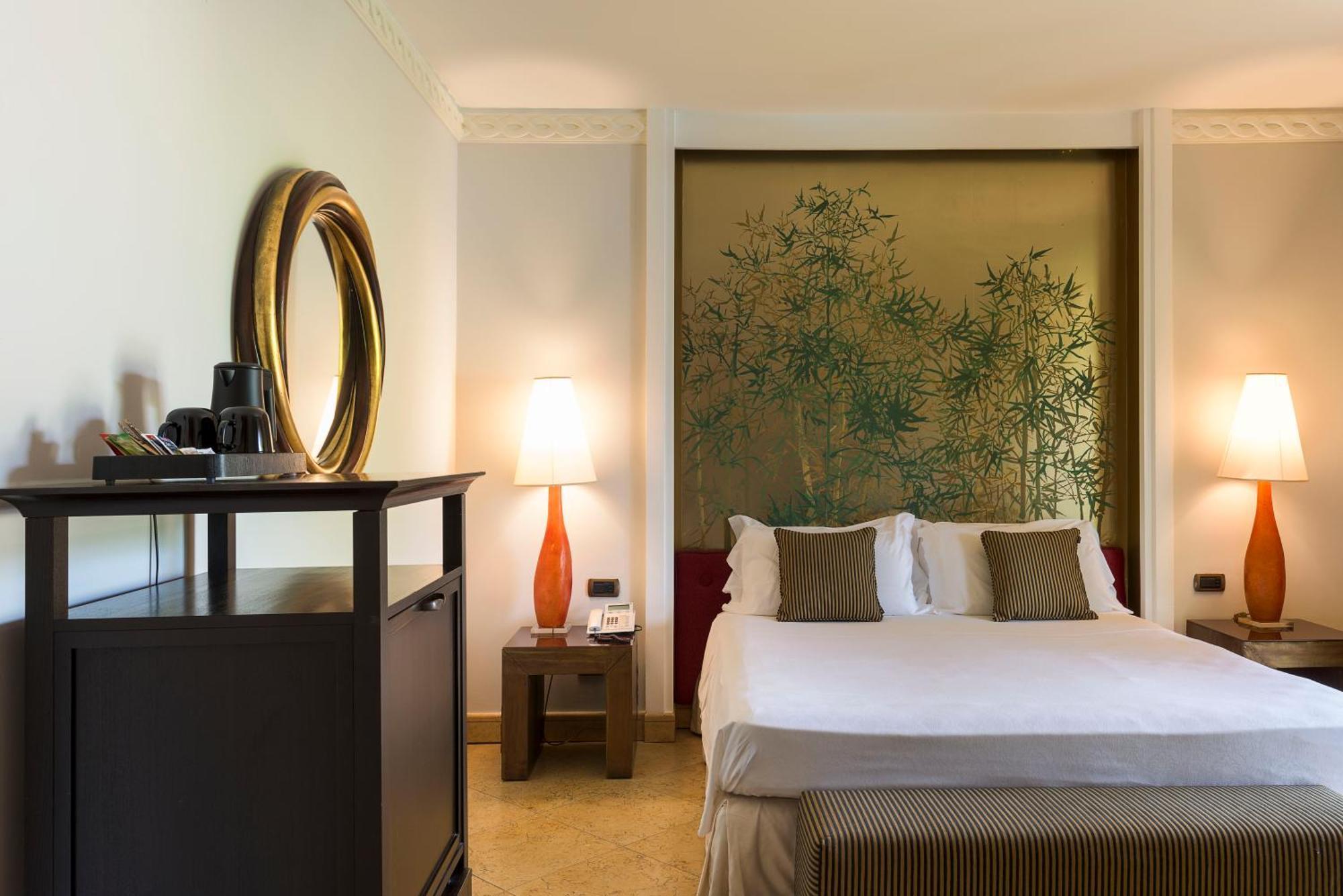 קטאניה Romano Palace Luxury Hotel מראה חיצוני תמונה A room at the Mandarin Oriental, Madrid